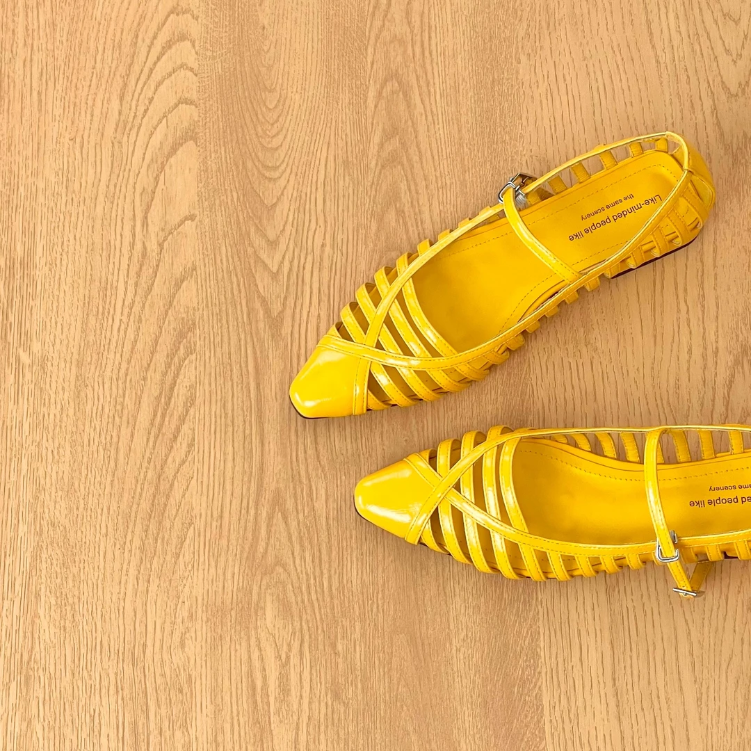 HUSSLOVE 牛皮·跟高2CM·时尚小众百搭夏季彩色镂空一字带单鞋