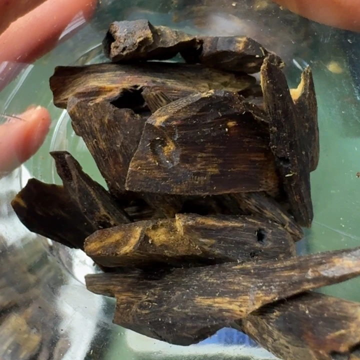 沉香手把件?***?海南紫棋树心油块料30克