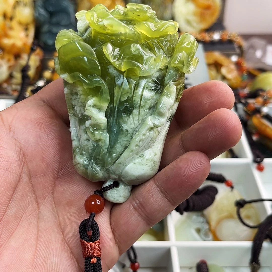 蛇纹石玉颈饰未镶嵌