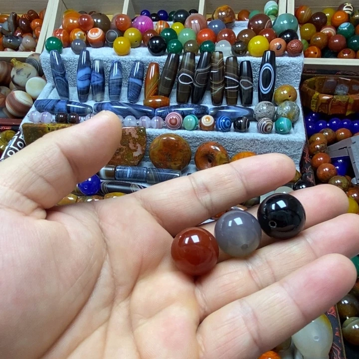 玛瑙/玉髓未镶嵌珠18珠3颗