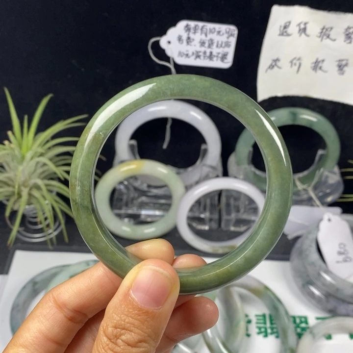 翡翠未镶嵌手镯34号。55.7圈