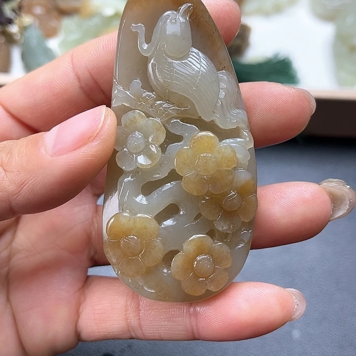 【闪购商品】颈饰未镶嵌和田玉无*