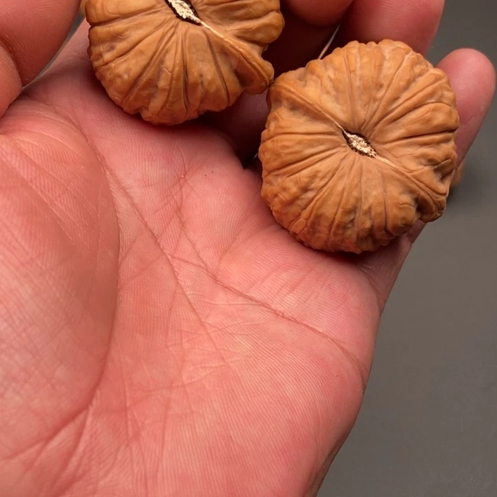 事***圆吊坠桃核南瓜炖狮子头核桃