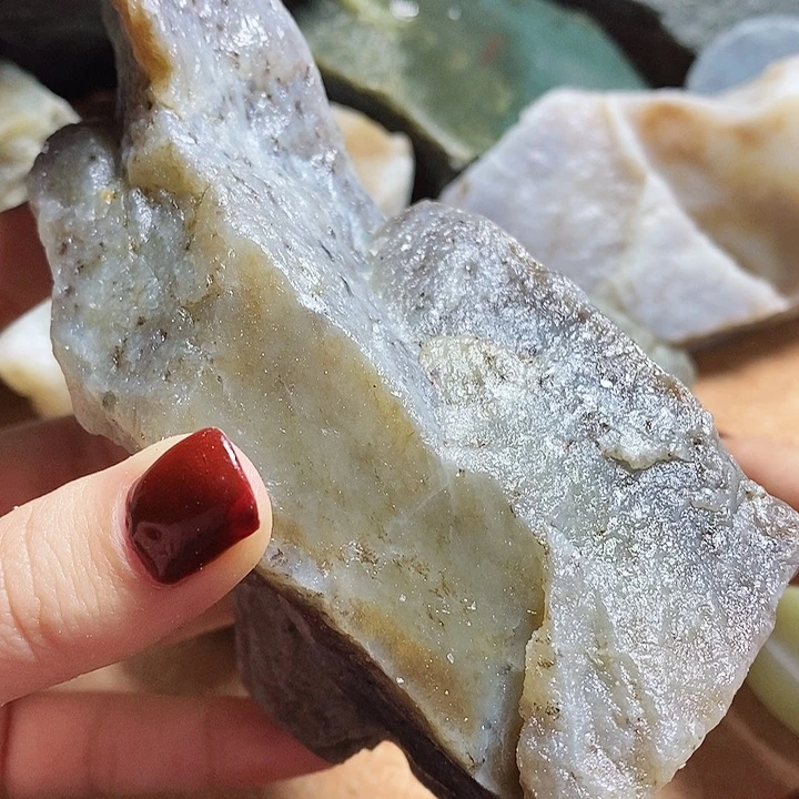 未镶嵌和田玉（糖玉）珠宝半成品