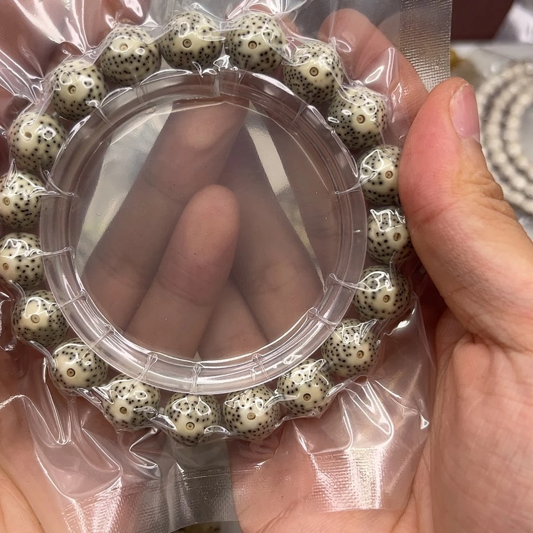观***空吊坠星月菩提128。