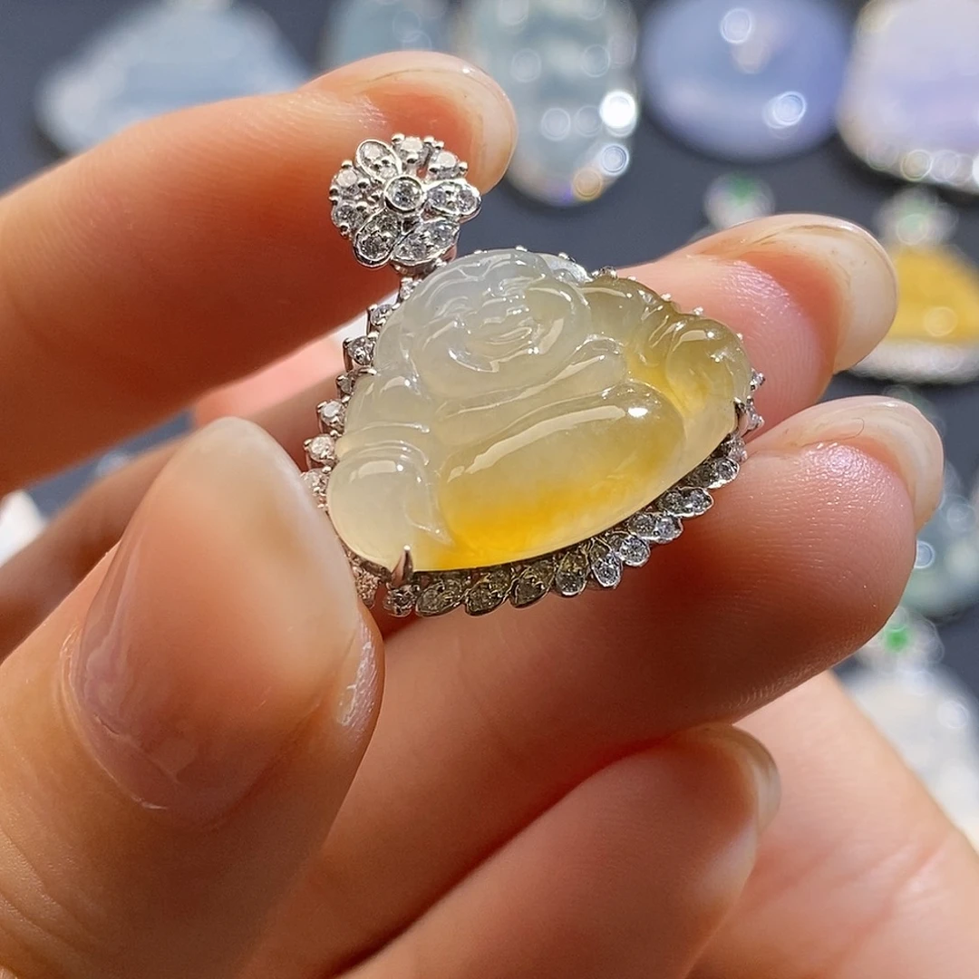 翡翠未镶嵌颈饰佛