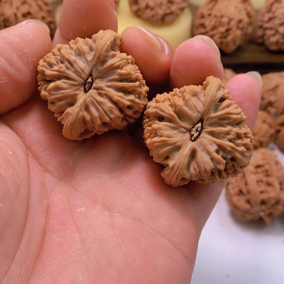 文玩核桃吊坠用****8文玩核桃南疆