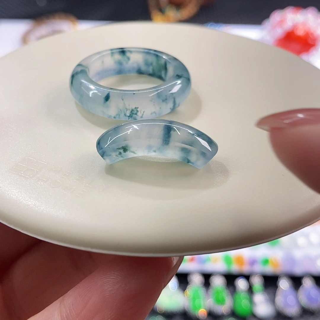 散珠翡翠马鞍戒面