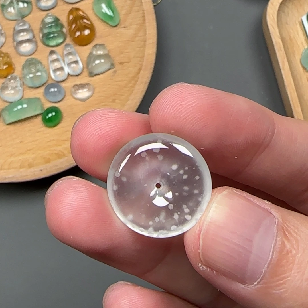 翡翠未镶嵌颈饰雪花棉平安扣