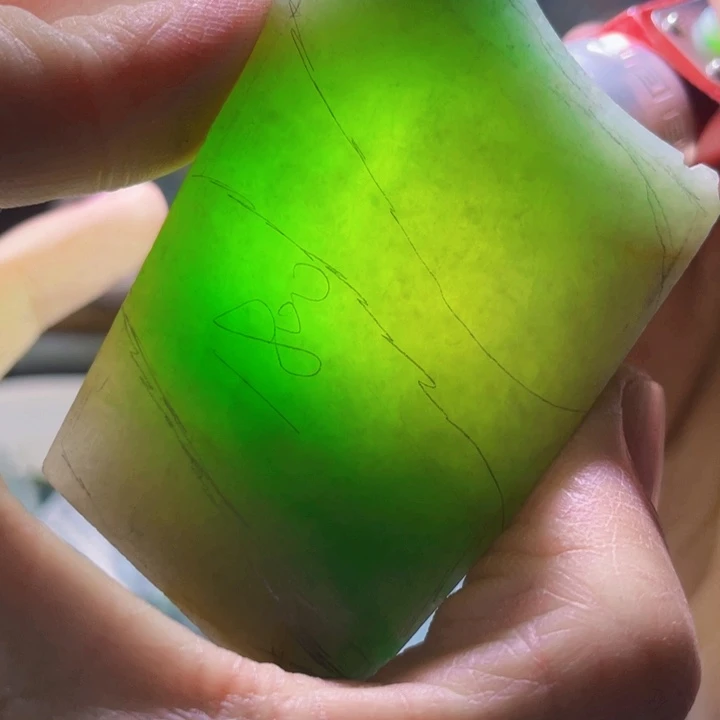 颈饰未镶嵌翡翠天然缅甸翡翠