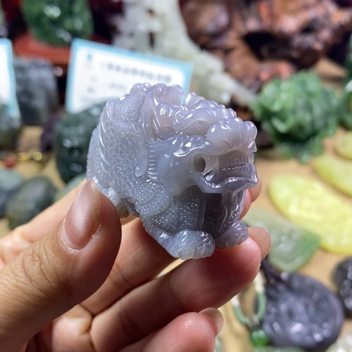 晨***曦和田玉未镶嵌颈饰