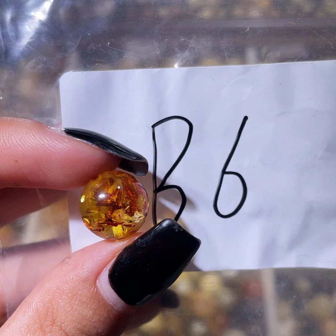 未镶嵌琥珀裸石12.3福利