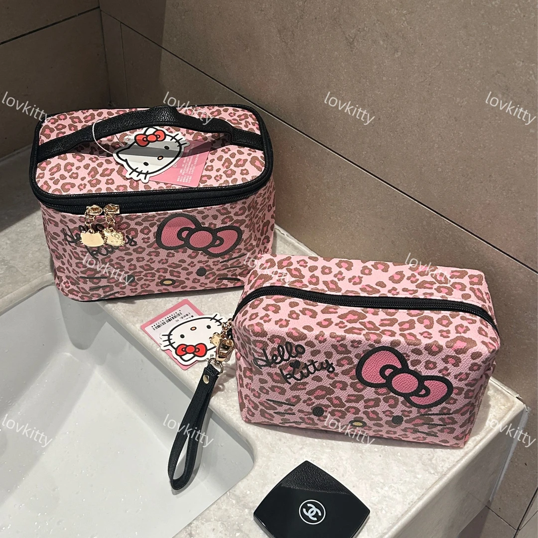 HelloKitty正版秋冬豹纹卡通粉嫩少女心化妆包时尚旅行便捷大容量