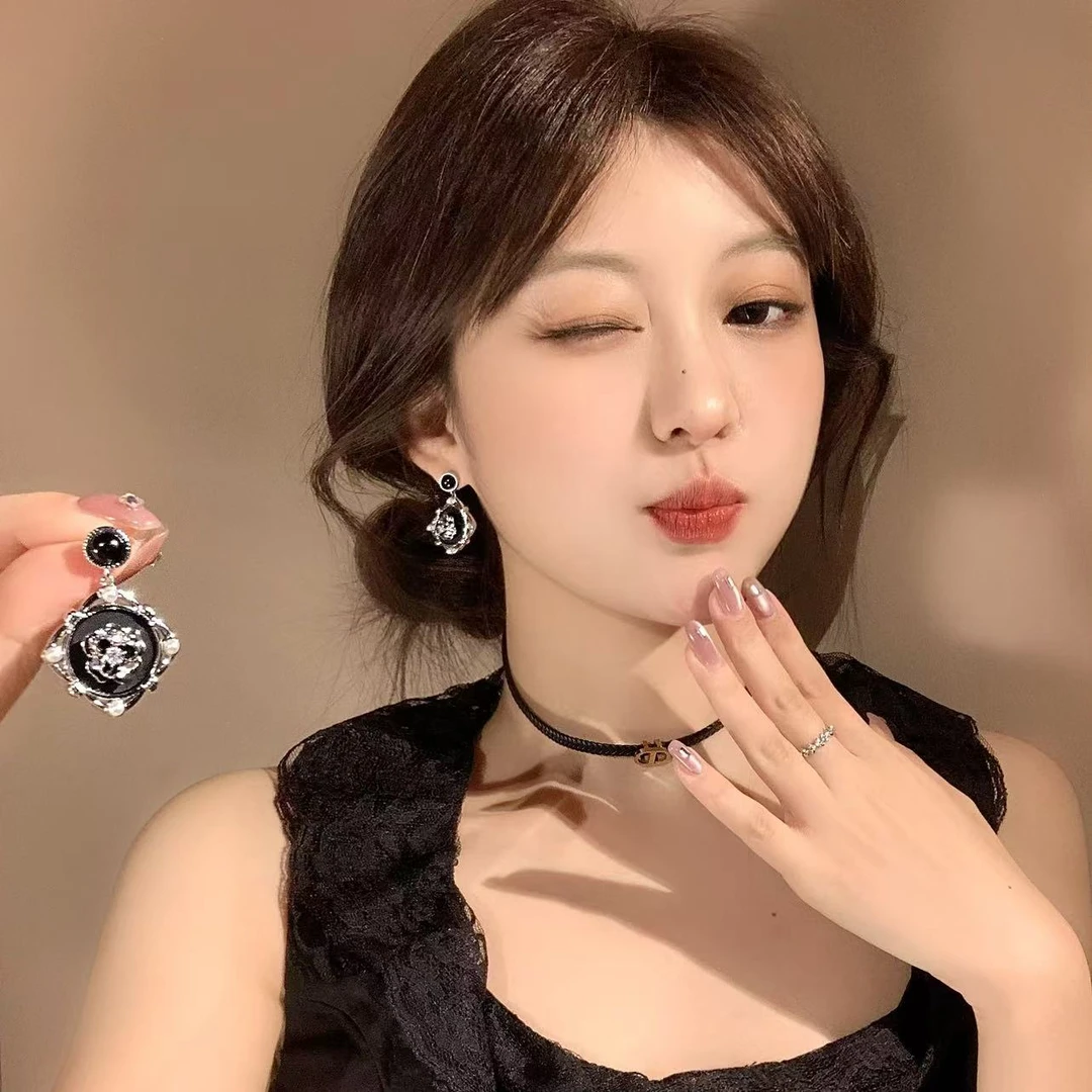 FULL GIRLISH耳环00927黑色复古花朵耳钉耳饰