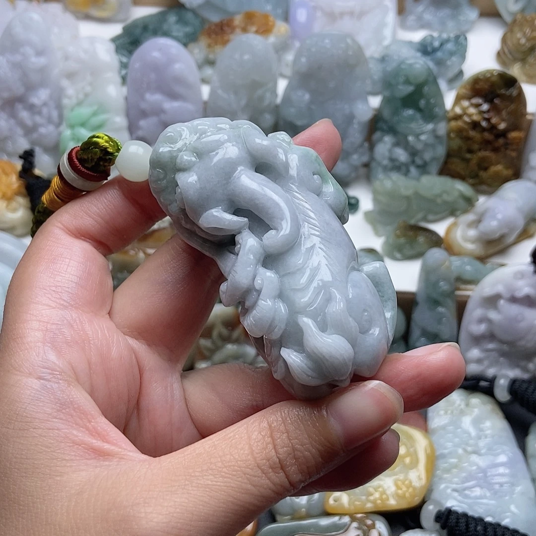 翡翠未镶嵌颈饰feic