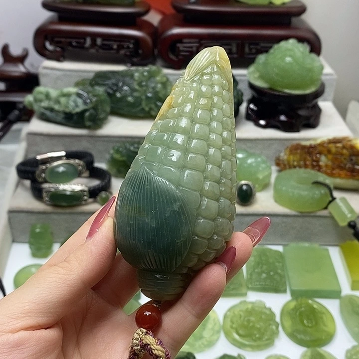 未镶嵌岫玉手把件