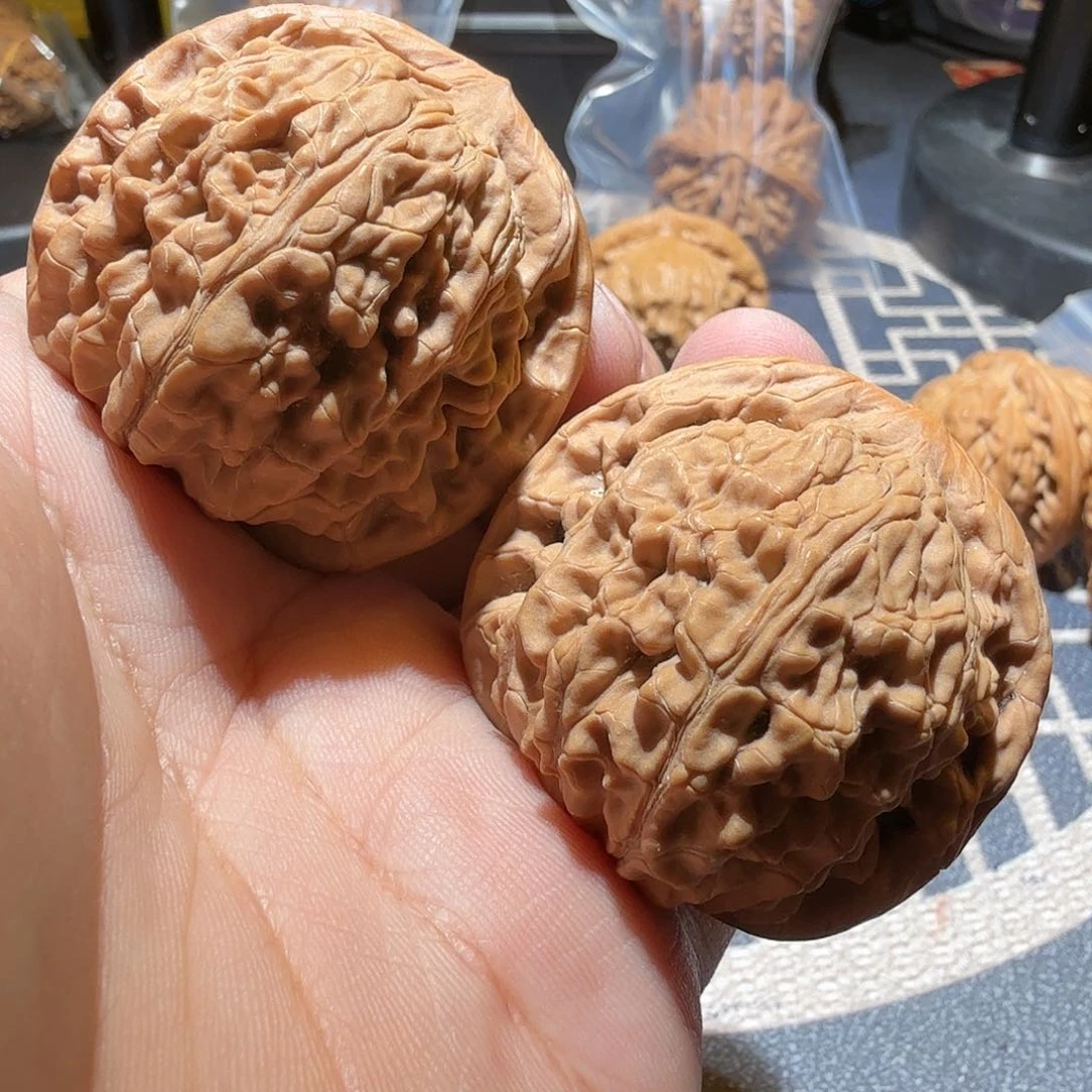 文玩核桃把件舞狮子