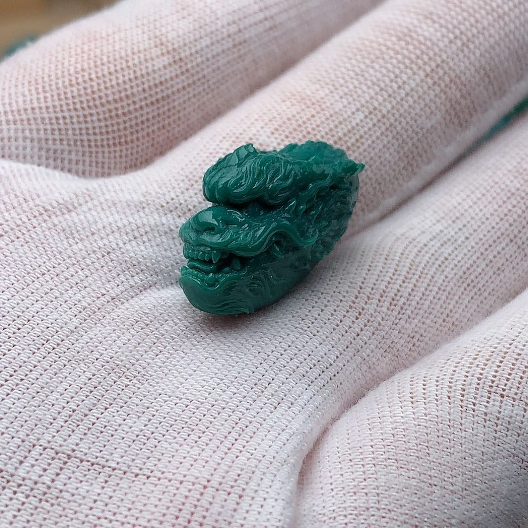 绿松石未镶嵌颈饰