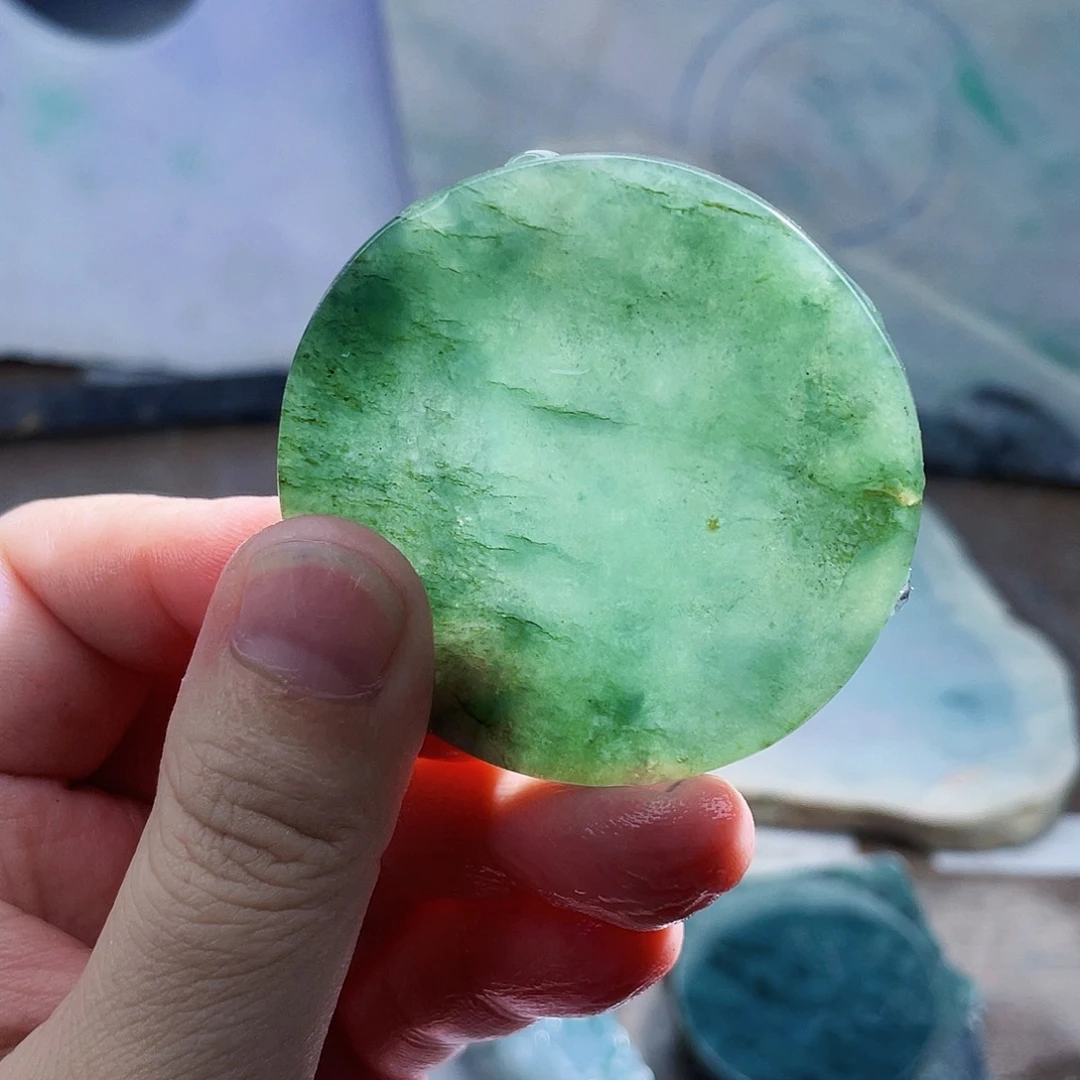 翡翠未镶嵌颈饰毛料16