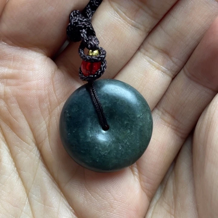 用***8和田玉未镶嵌颈饰