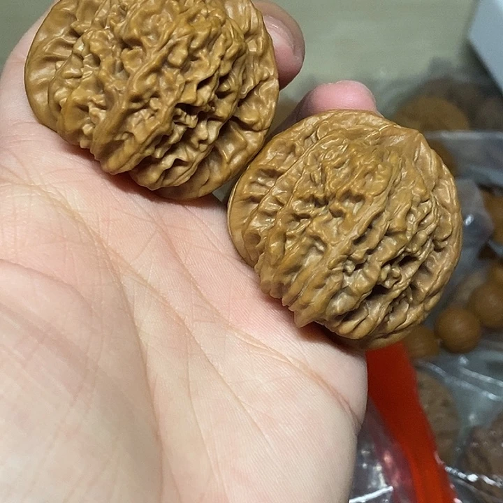 文玩核桃吊坠44+四座楼一般一般练手对