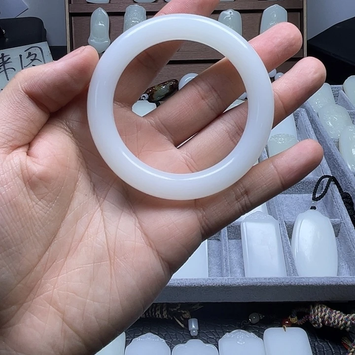 张***5手镯福利福利 566