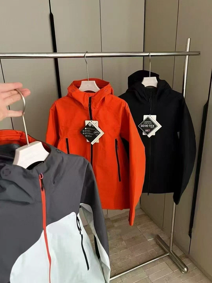 小树 男款户外登山徒步运动防水冲锋衣 【多多】9.11