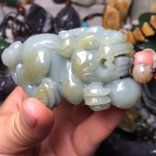 和田玉未镶嵌把件