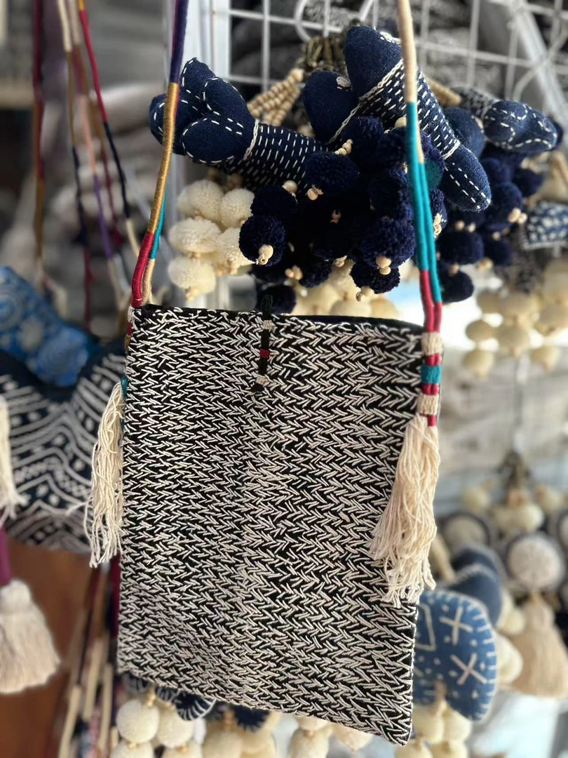 TAYA 手工刺子绣几何拼接腋下包