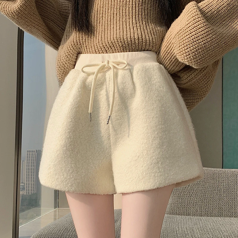 百搭圈圈毛呢高腰显瘦女2025新款爆款洋气秋冬加厚包臀小个子短裤