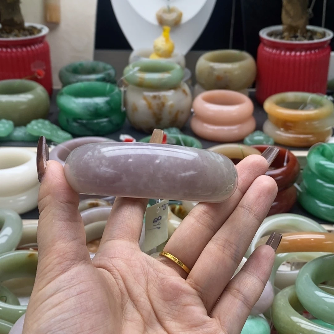 石英岩玉未镶嵌手镯