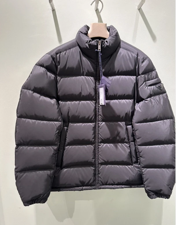 未使用 Prada/普拉达 男士男款休闲百搭立领羽绒服