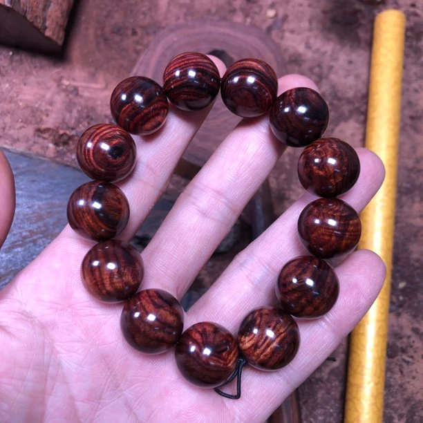 海南黄花梨老料，多彩满花纹1.8cm佛珠手串