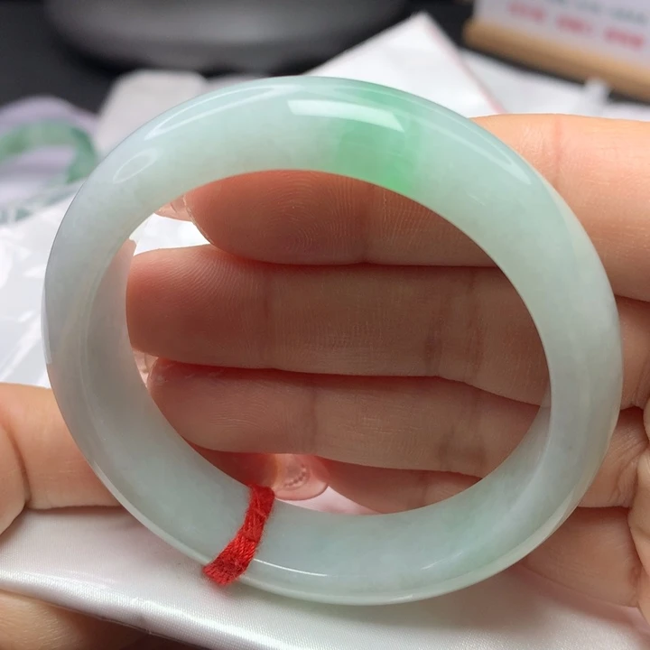 翡翠手镯未镶嵌54545555