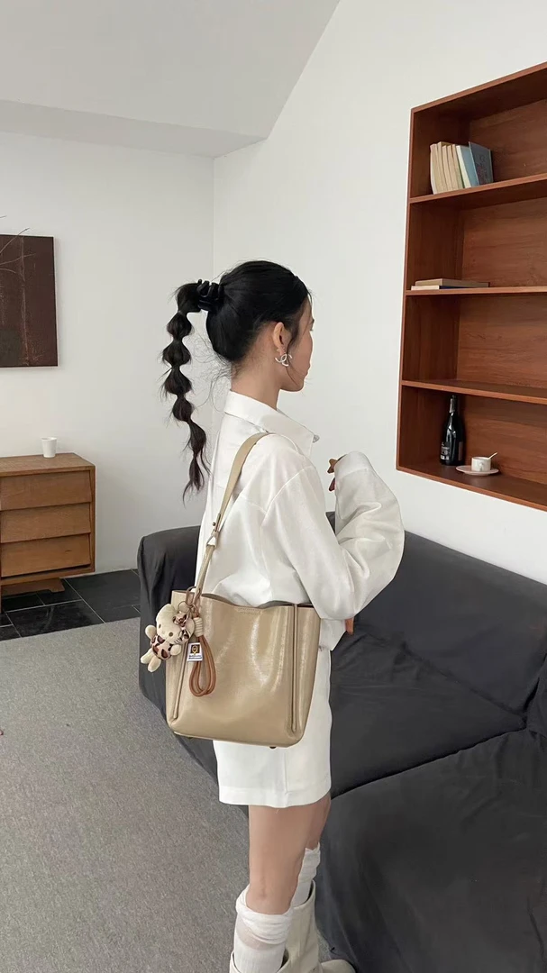 单品100-105女包2025新款高级感轻奢小众斜挎单肩手提斜挎包