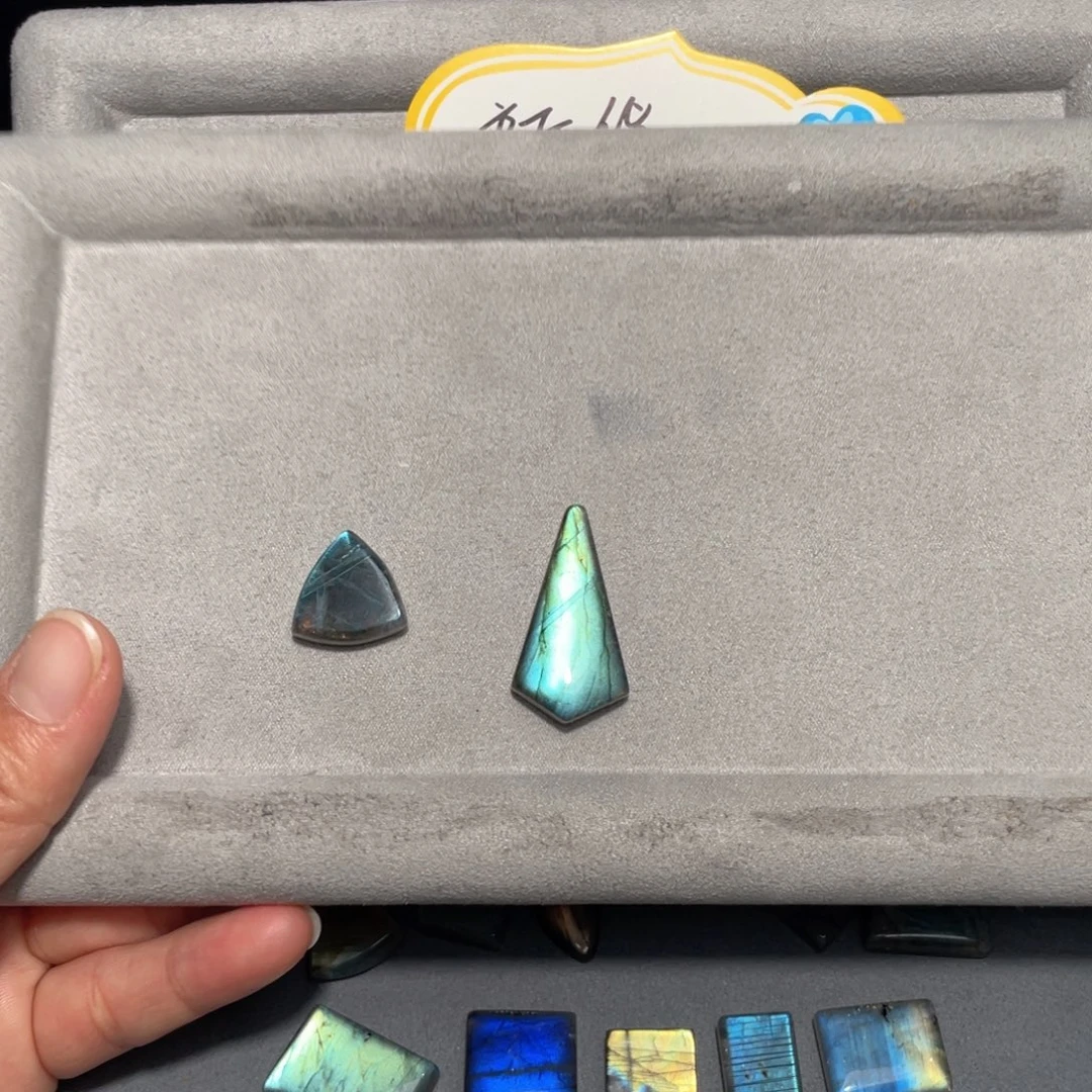 M***m颈饰银S925镶嵌长石