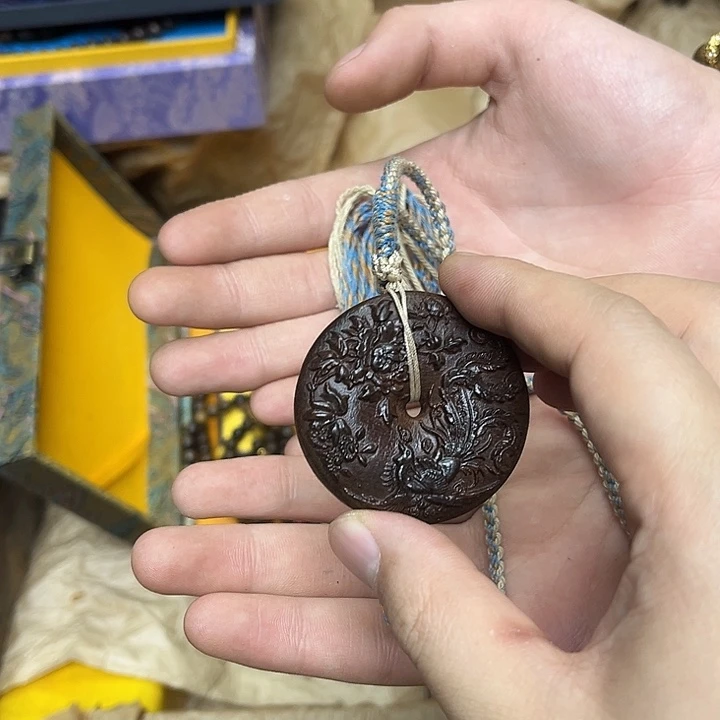 大叶紫檀（黑酸枝木类）