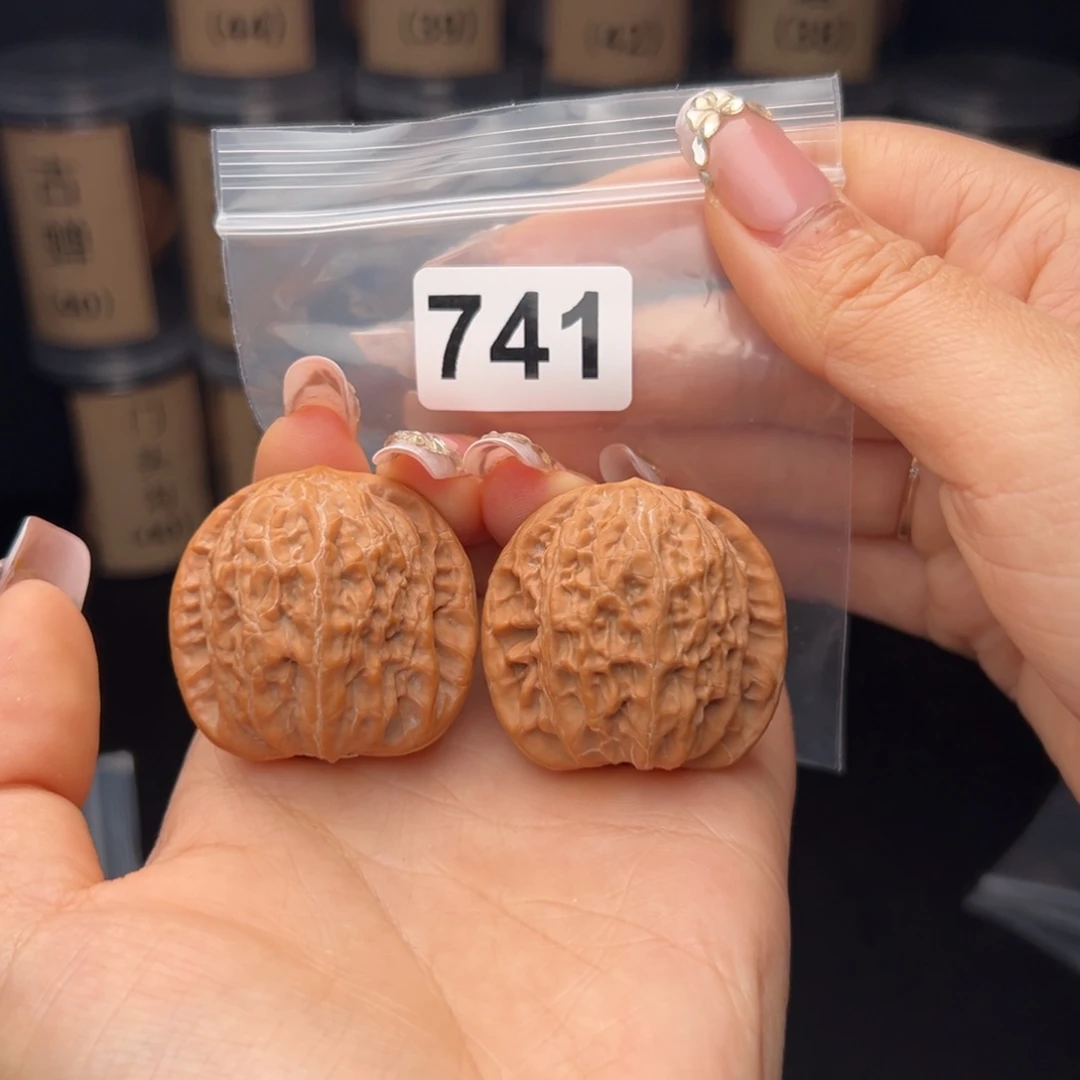 D***C吊坠文玩核桃铁锤