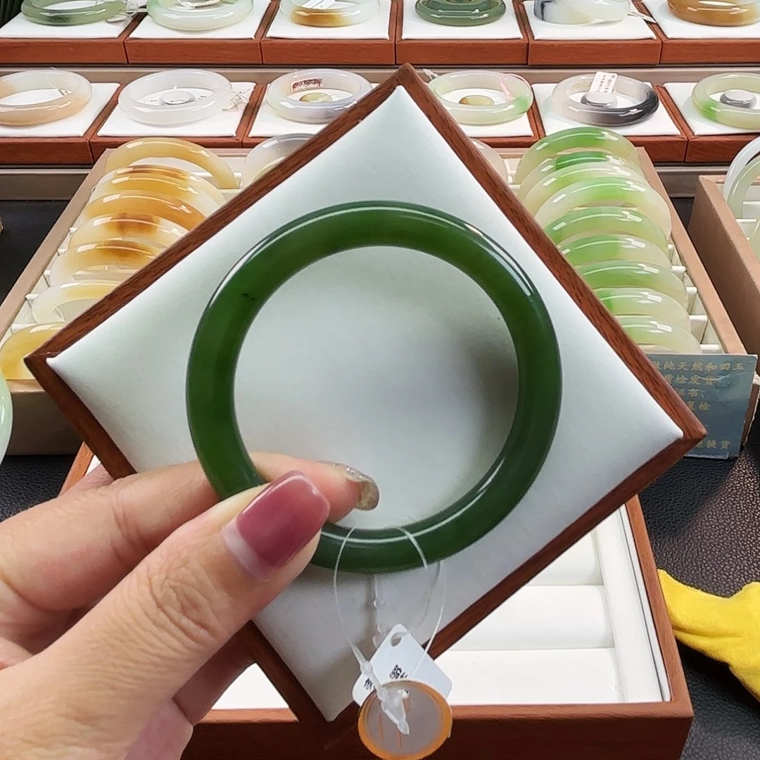 未镶嵌手镯和田玉52