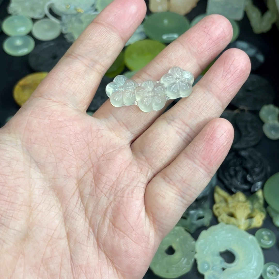 岫玉未镶嵌颈饰玉恒