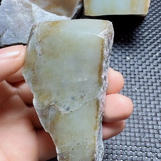 和田玉（糖玉）未镶嵌珠宝半成品