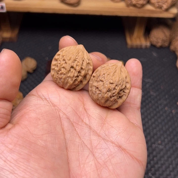 文玩核桃吊坠野生