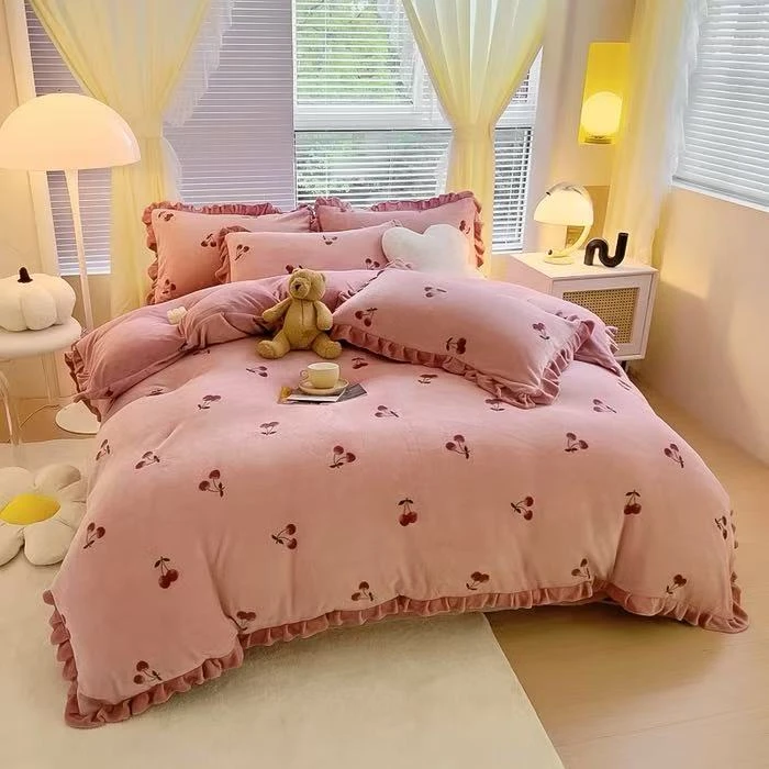 RHF（预售高端孤品 ）孤品加厚冬季牛奶绒四件套清新卡通印花韩版