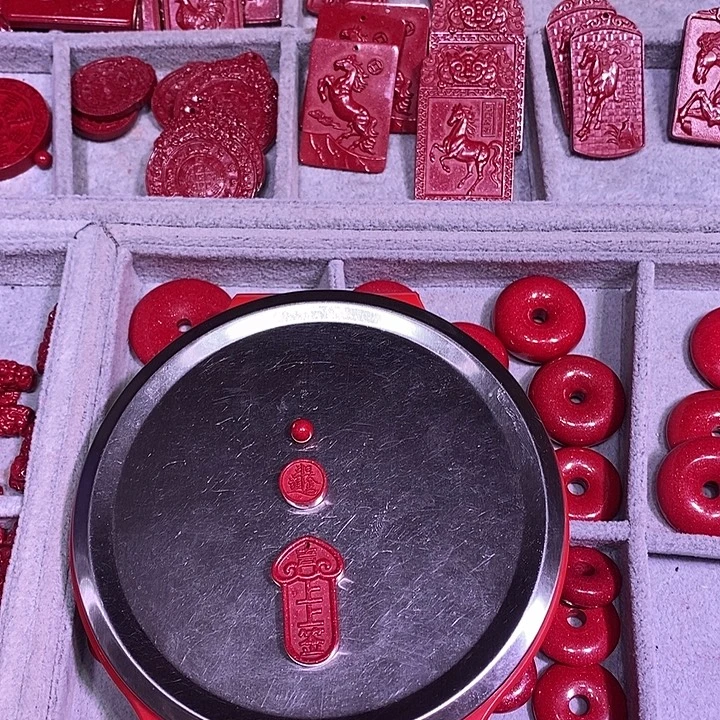 天然辰砂红晶砂上上签咖色手机挂