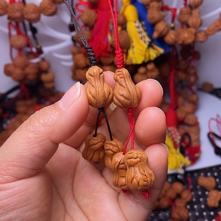 桃核吊坠龙纹桃枭