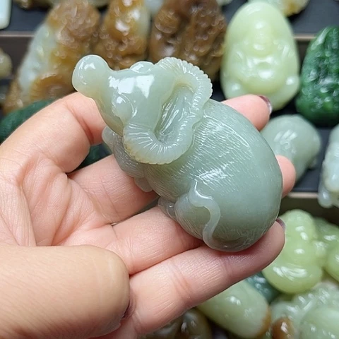 颈饰未镶嵌和田玉