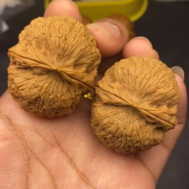 吊坠文玩核桃42尺牡丹绣球