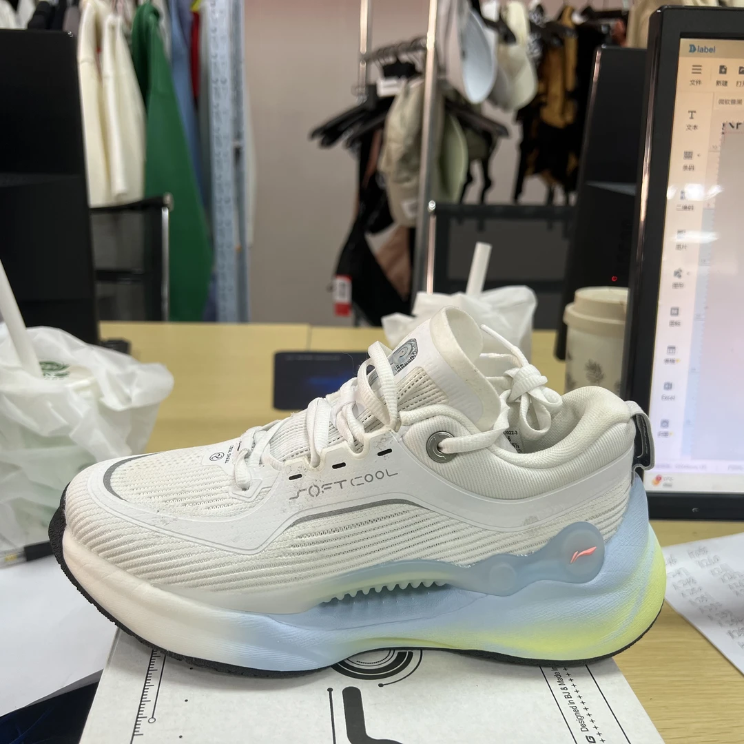 《B品以直播展示为准》鞋面脏（X270)李宁女款休闲运动跑鞋AGLU02