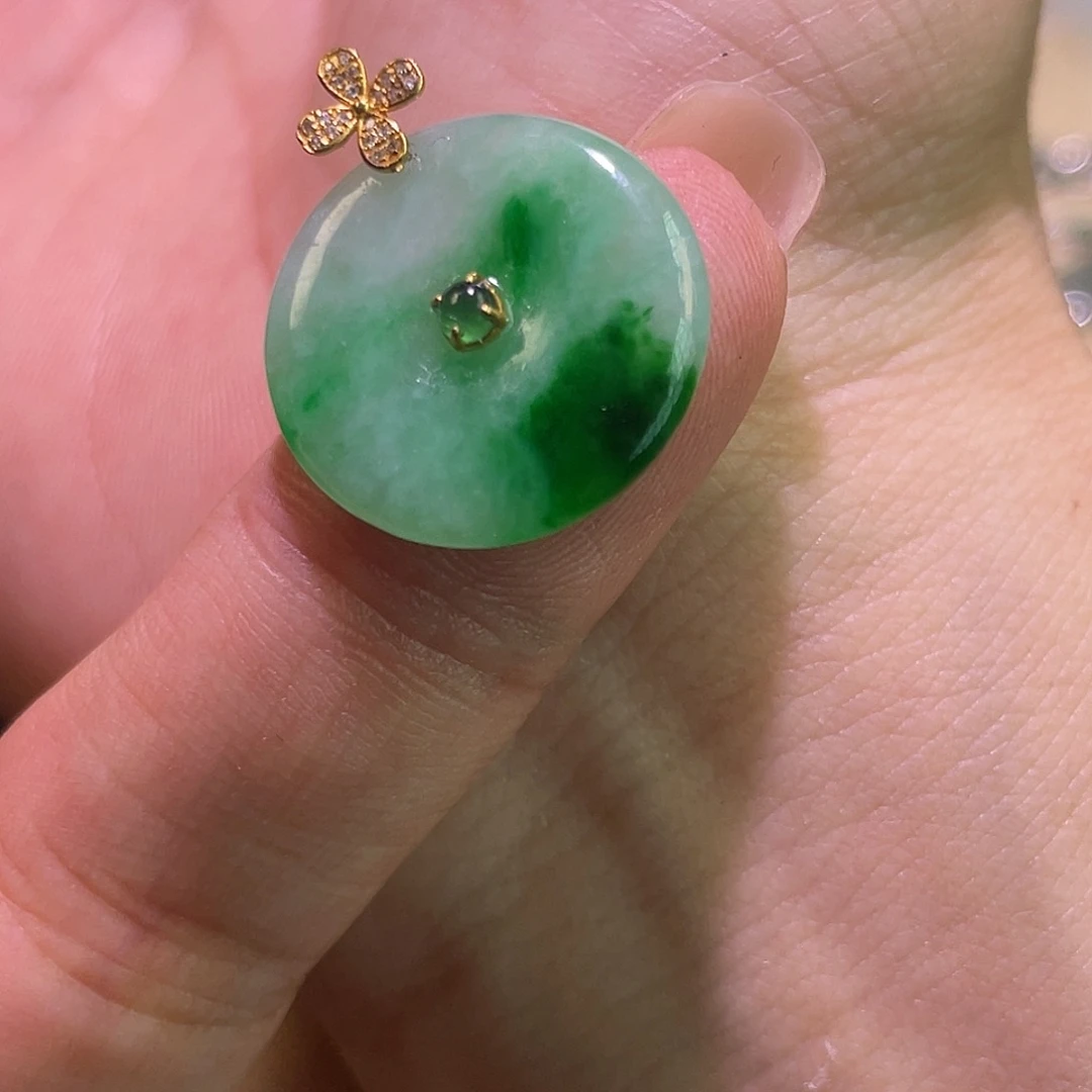 定制翡翠未镶嵌扣子