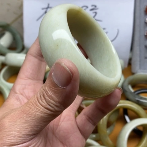 未镶嵌蛇纹石玉手镯陌*
